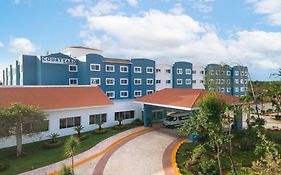 Courtyard By Marriott Cancun Airport