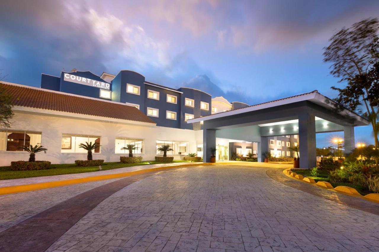 Courtyard By Marriott Cancun Airport Esterno foto